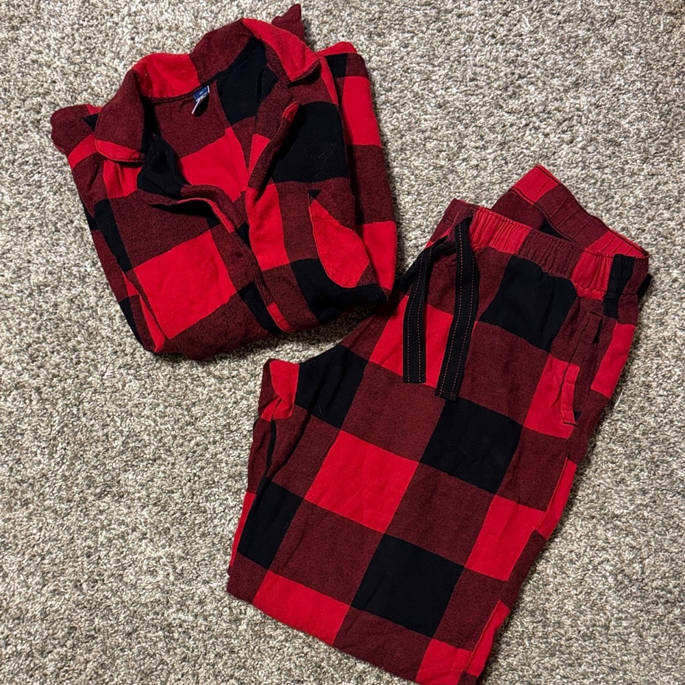 Old Navy Plaid Flannel Pajama Set